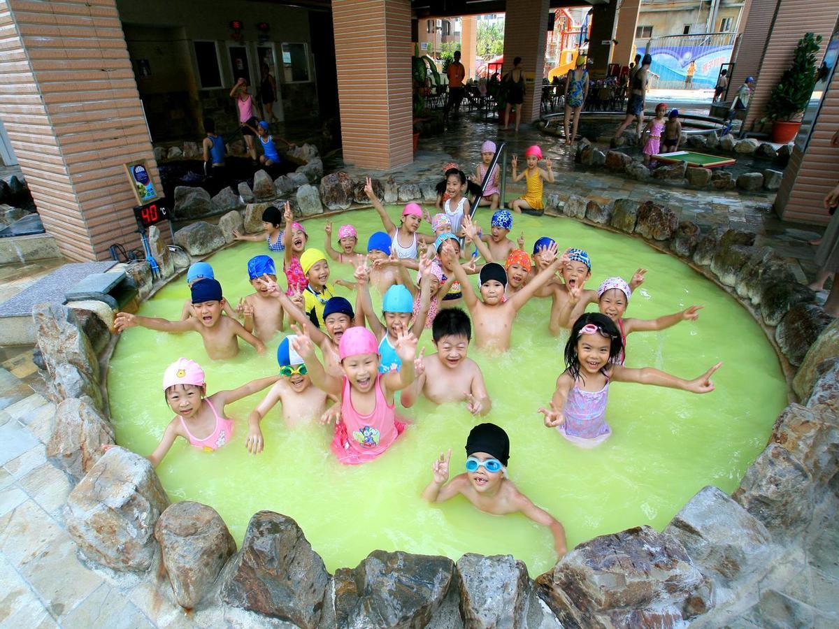 Chuang-Tang Spring Spa Hotel - Deyang Jiaoxi Exteriör bild