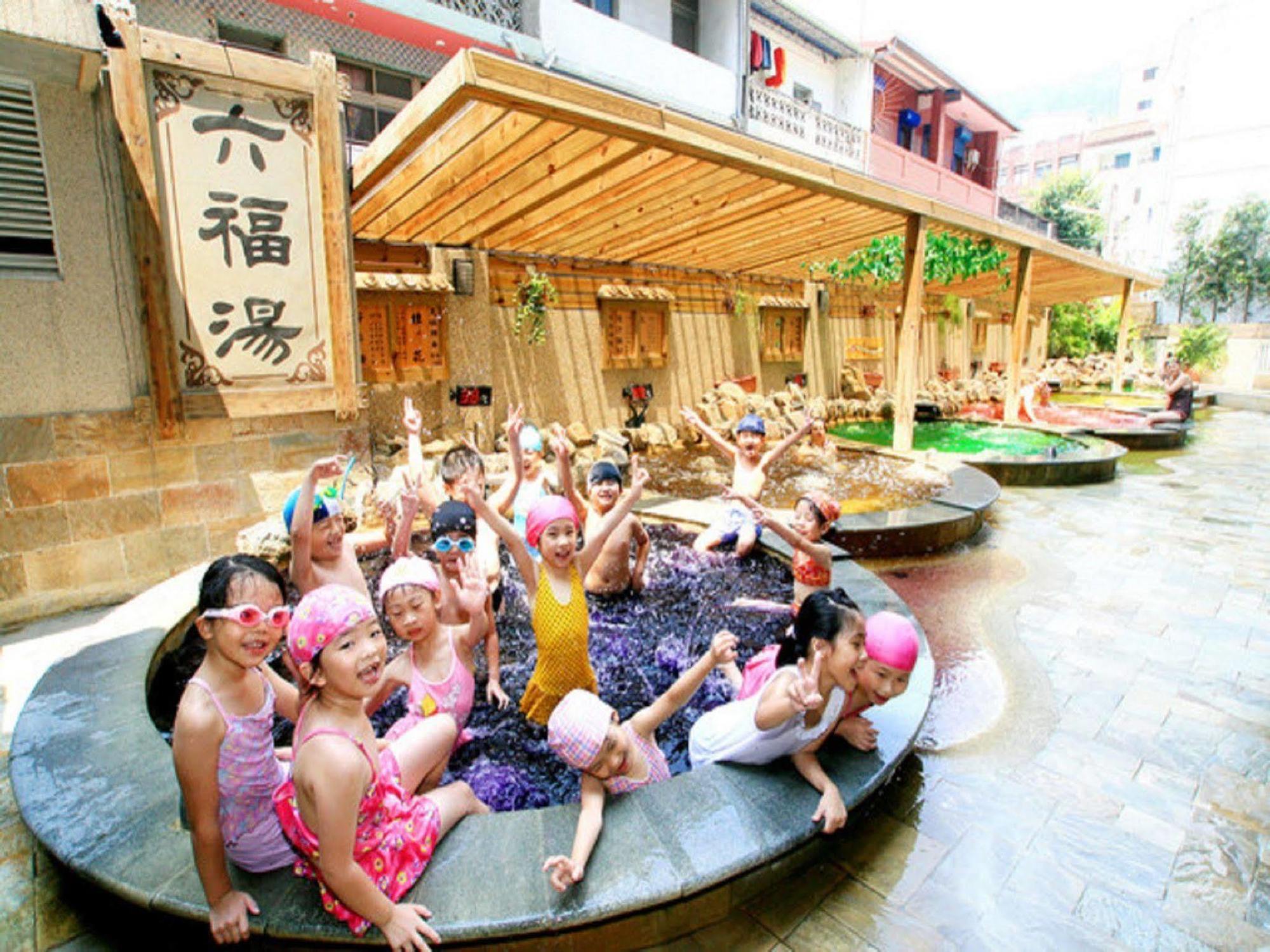 Chuang-Tang Spring Spa Hotel - Deyang Jiaoxi Exteriör bild